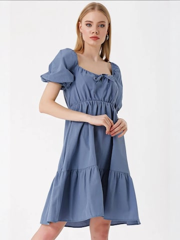 Bigdart Dress in Blue: front