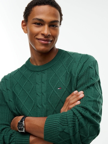 Pull-over Tommy Jeans en vert