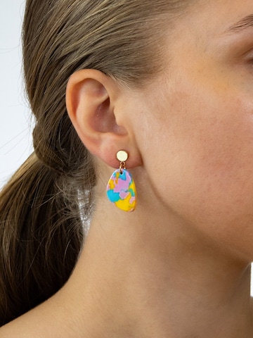 Fräulein Wunder Earrings 'Acetat Amy' in Blue: front