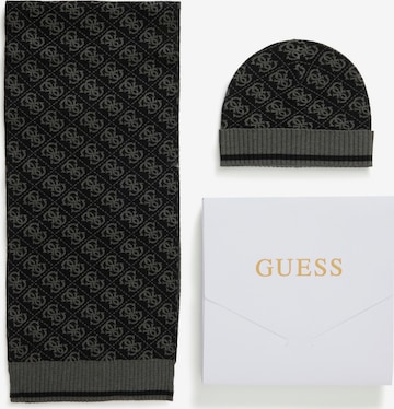 GUESS Шапка в черно: отпред
