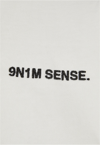 9N1M SENSE Суичъри с качулка в бяло