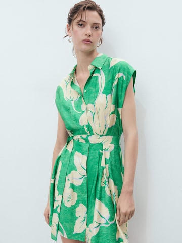 Rochie tip bluză 'FLOR' de la MANGO pe verde: față