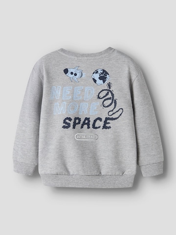 NAME IT - Sudadera en gris