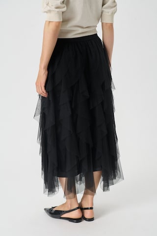 Part Two - Saia 'Svanhild' em preto
