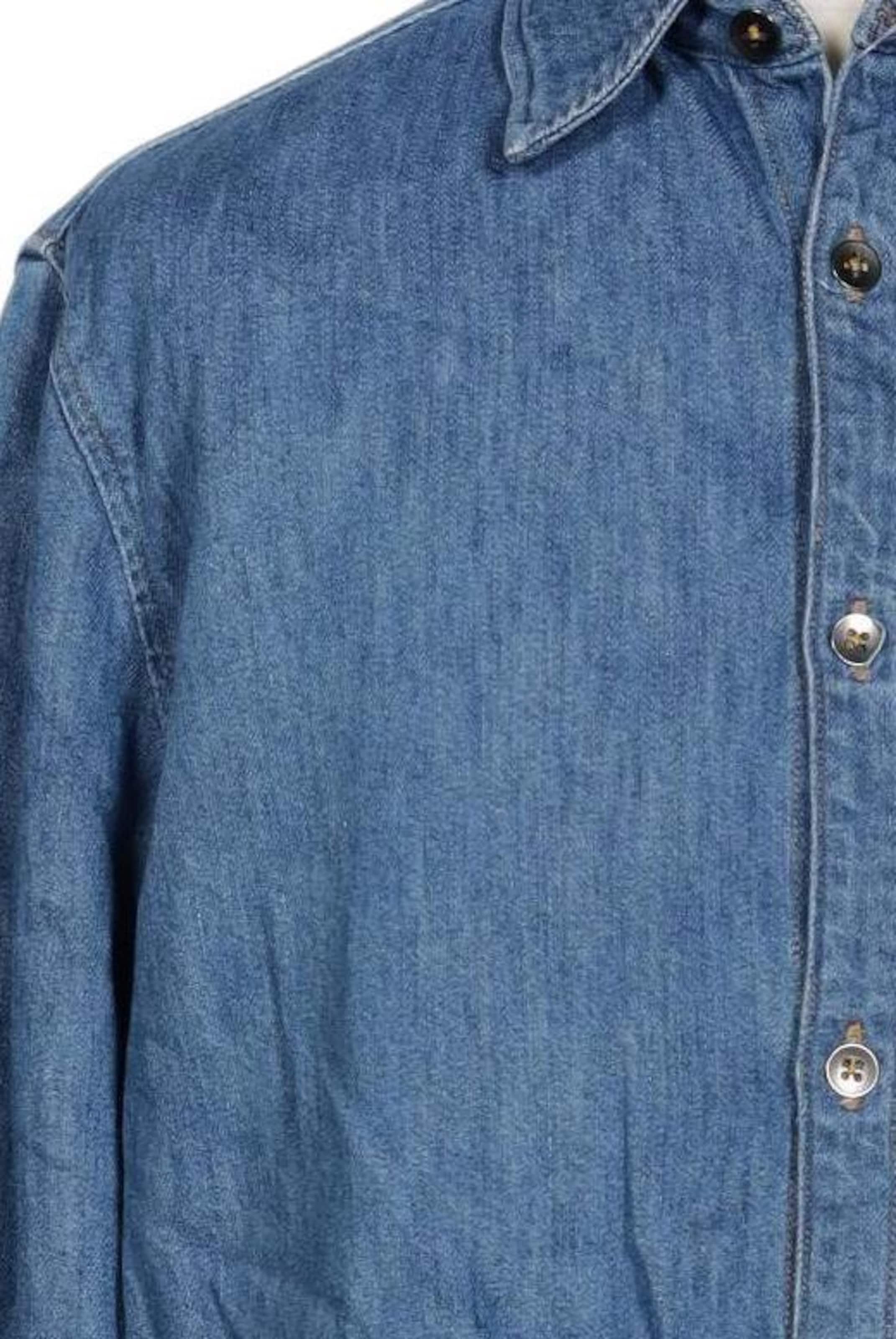 MUD Jeans Button Up Shirt in M in Blue