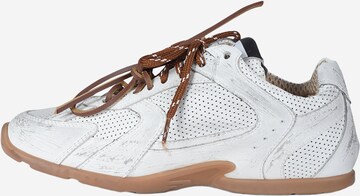 GISEL MOIRE - Sapatilhas baixas 'G88' em branco: frente