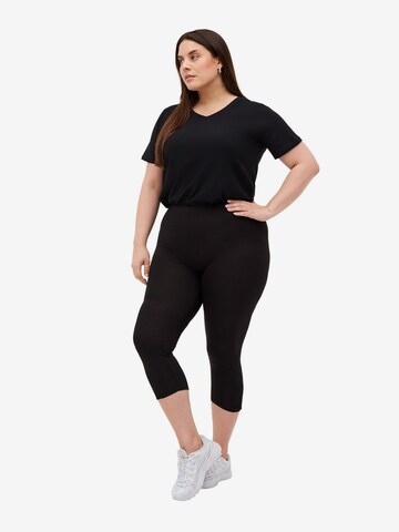 Zizzi Skinny Leggings in Black: front