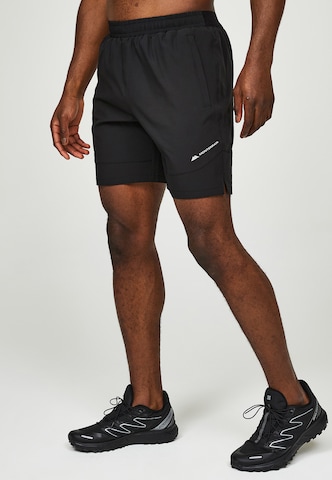 regular Pantaloni sportivi 'Form Woven' di MONTERRAIN in nero