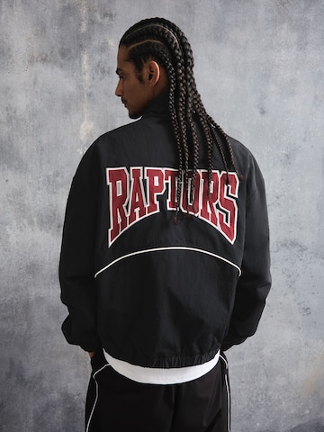 Bershka Prechodná bunda - Čierna