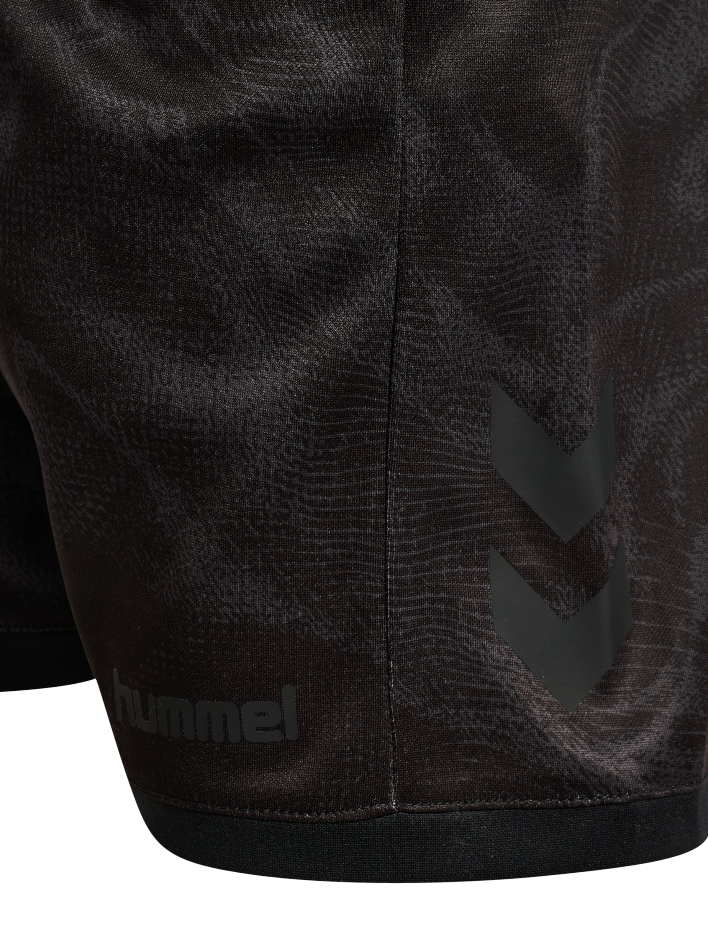 Hummel Regular Workout Pants in Black