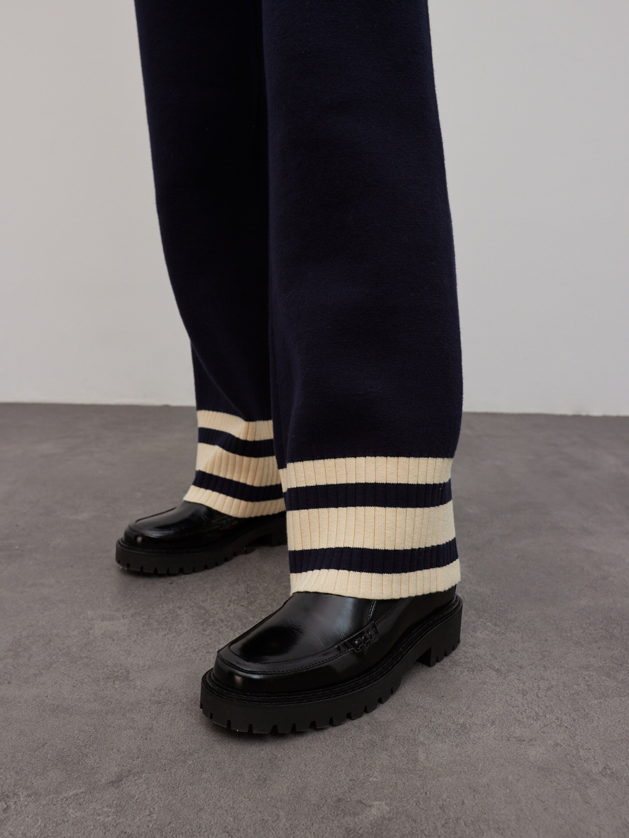 EDITED Produits Pantalon 'Earl' beige
