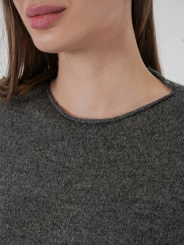 Bigdart Kootud kleit, värv hall