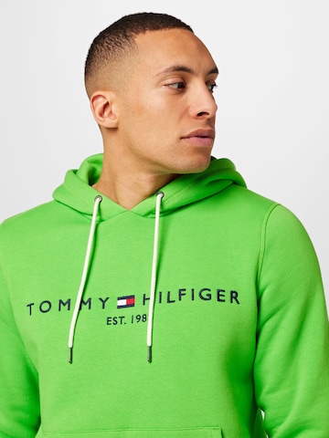 TOMMY HILFIGER Regular Fit Sweatshirt in Grün