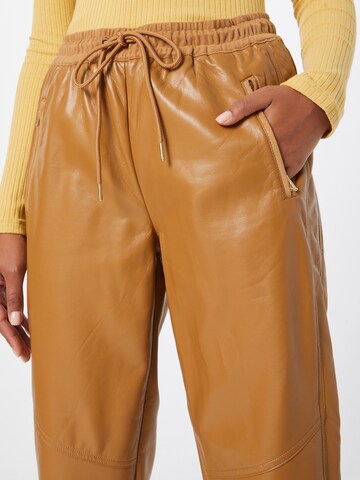 s.Oliver Tapered Hose in Braun