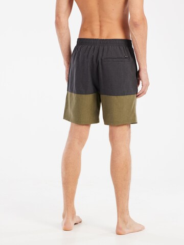 Shorts de bain 'PRTFreddie' PROTEST en vert