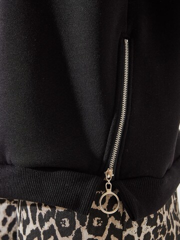 Felpa di Bianco Lucci in nero