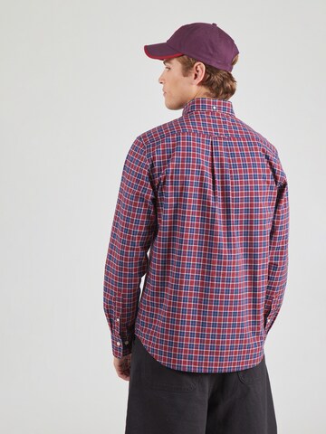 Coupe regular Chemise 'CLASSIC' GANT en rouge