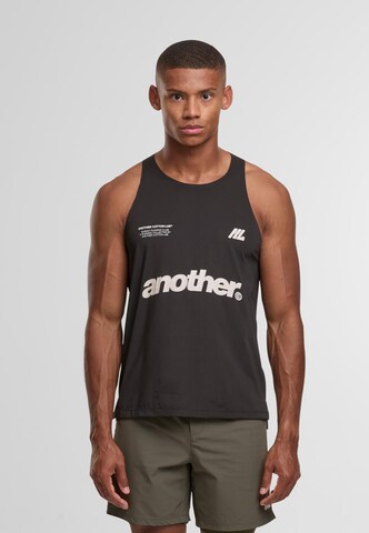 Another Cotton Lab Top 'SRC Race Singlet' in Schwarz: Vorderseite