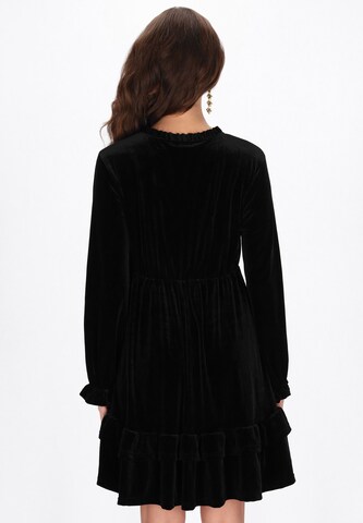 faina - Vestido em preto