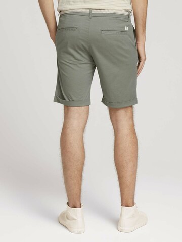 Regular Pantaloni eleganți de la TOM TAILOR DENIM pe verde