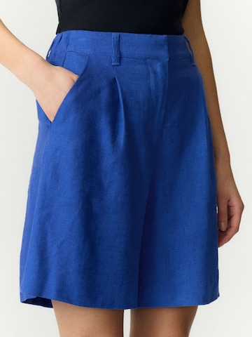 Wide leg Pantaloni con pieghe 'YASPrimo' di YAS in blu