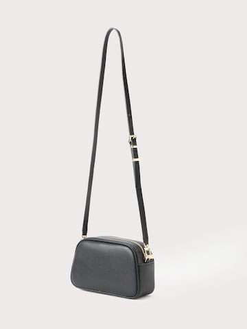 MICHAEL Michael Kors Crossbody Bag in Black