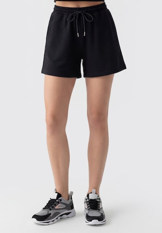 myMo ATHLSR Regular Pants in Black: front
