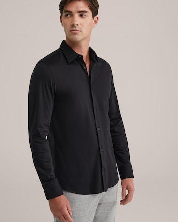 WE Fashion Slim Fit Paita värissä musta: etupuoli
