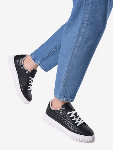 Baldinini Sneakers in Black: front