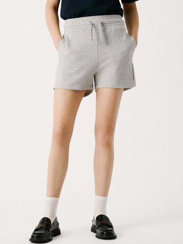regular Pantaloni 'Red Bull Racing x Pepe Jeans' di Red Bull Racing x Pepe Jeans in grigio: frontale