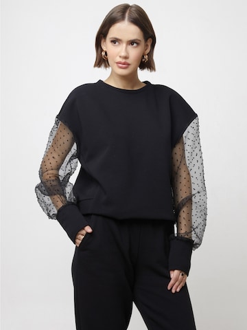 WHITE RVBBIT Sweatshirt in Black: front