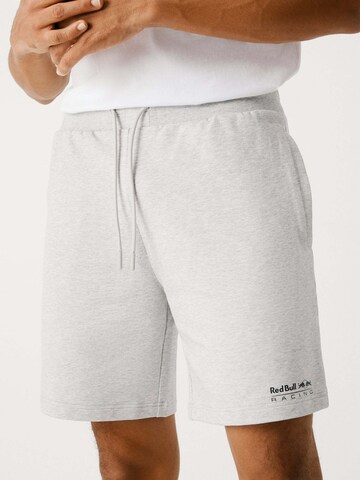 Red Bull Racing x Pepe Jeans Regular Shorts 'Essential' in Grau