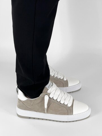 Dutch'D Sneaker low 'Charm' in Grau
