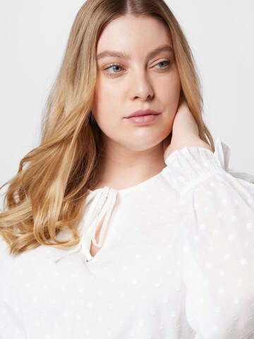 Robe 'SKYE' Selected Femme Curve en blanc