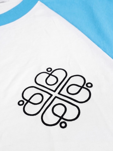 ATMOS Shirt 'More God Less Me' in Blauw