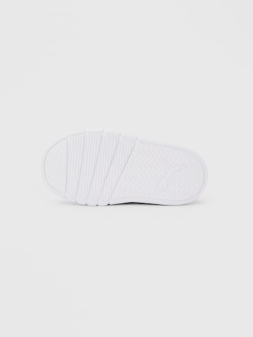 balts PUMA Brīvā laika apavi 'Courtflex V3'