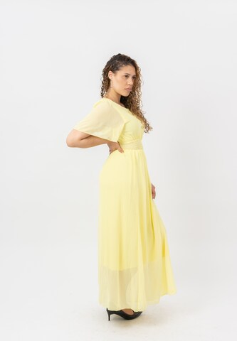 Abito di Elara in giallo