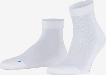 Chaussettes 'Cool Cick' FALKE en blanc : devant