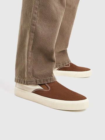 Pull&Bear Slip On in Braun