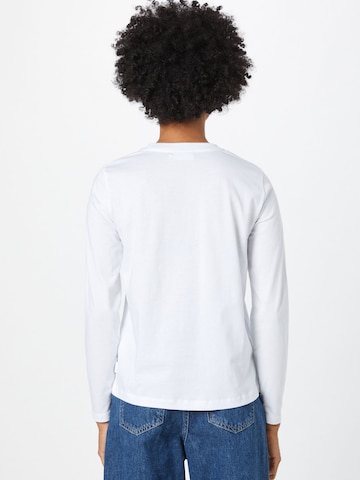Tricou de la Calvin Klein pe alb