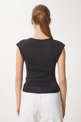 Happiness İstanbul Μπλουζάκι σε μαύρο