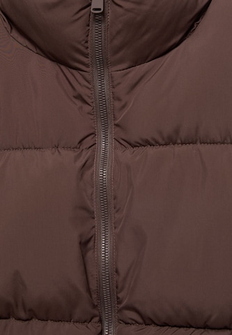 Pull&Bear Weste in Braun