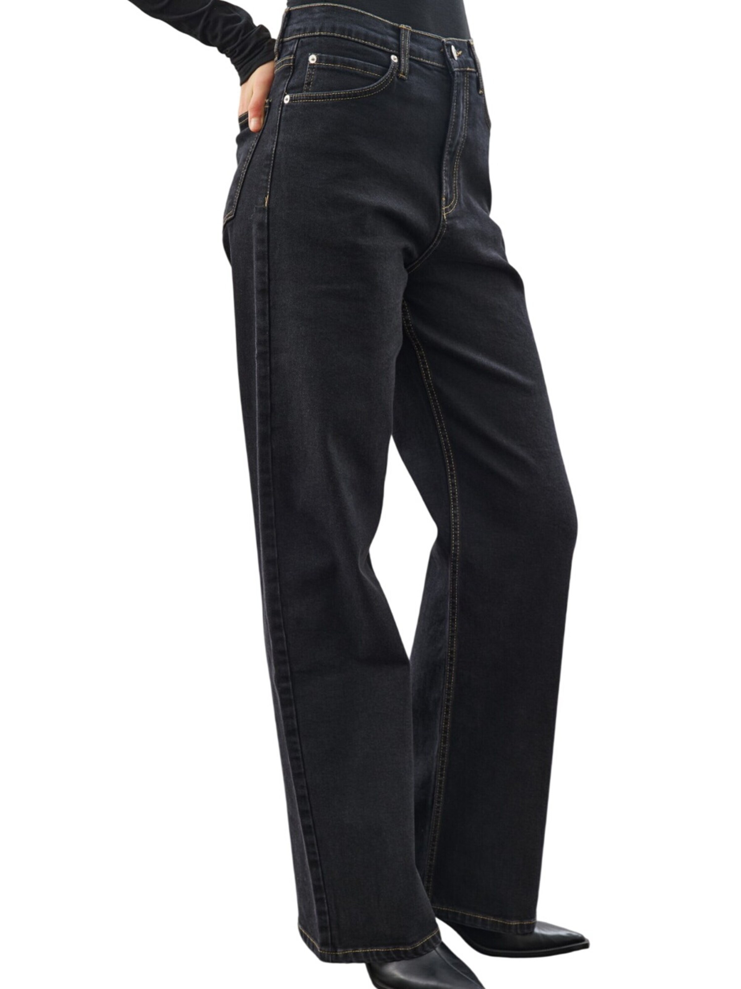 MANUKA Regular Jeans in Zwart