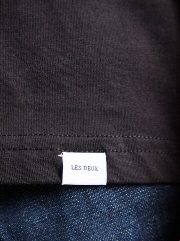 Les Deux T-Shirt 'Marais' in Schwarz