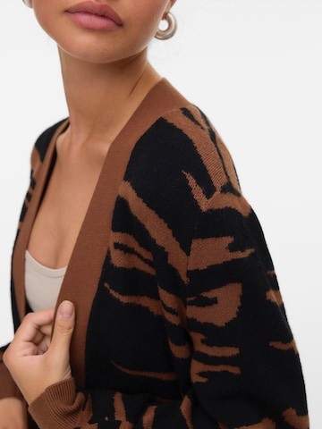 VERO MODA Neuletakki 'VMNANCY' värissä musta