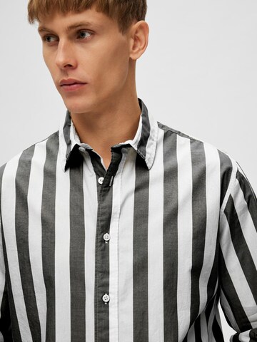 Coupe regular Chemise SELECTED HOMME en noir