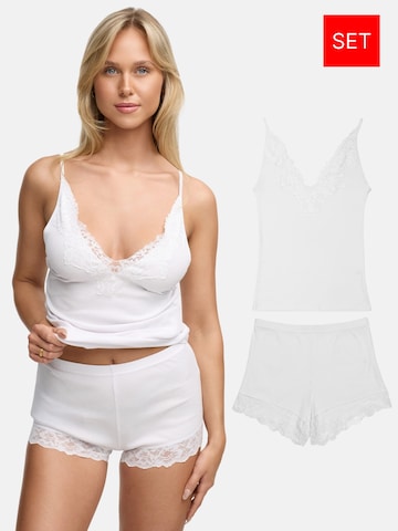 Tazzio - Pijama de pantalón corto 'F909' en blanco