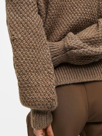 OBJECT Sweater 'KAMMA' in Brown