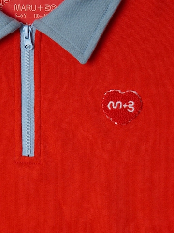Felpa 'TWO-TONE POLO LOVES YOU SWEATSHIRT' di Maru + Bo in rosso