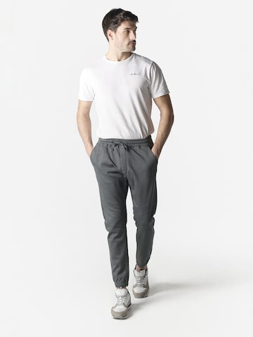 KOROSHI Tapered Housut värissä vihreä: etupuoli